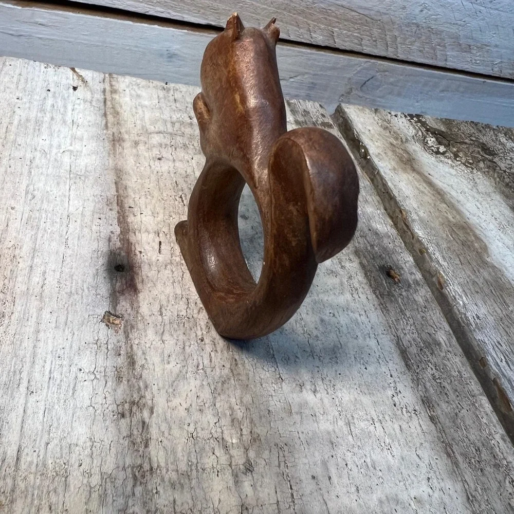 Vintage Brown Wood Squirrel Napkin Rings Set of 4 Rustic Cabin Decor OS